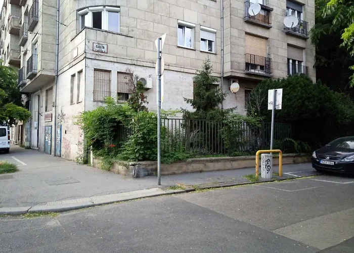 Of Koezraktar * Budapeszt