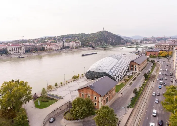 Of Koezraktar Budapeszt